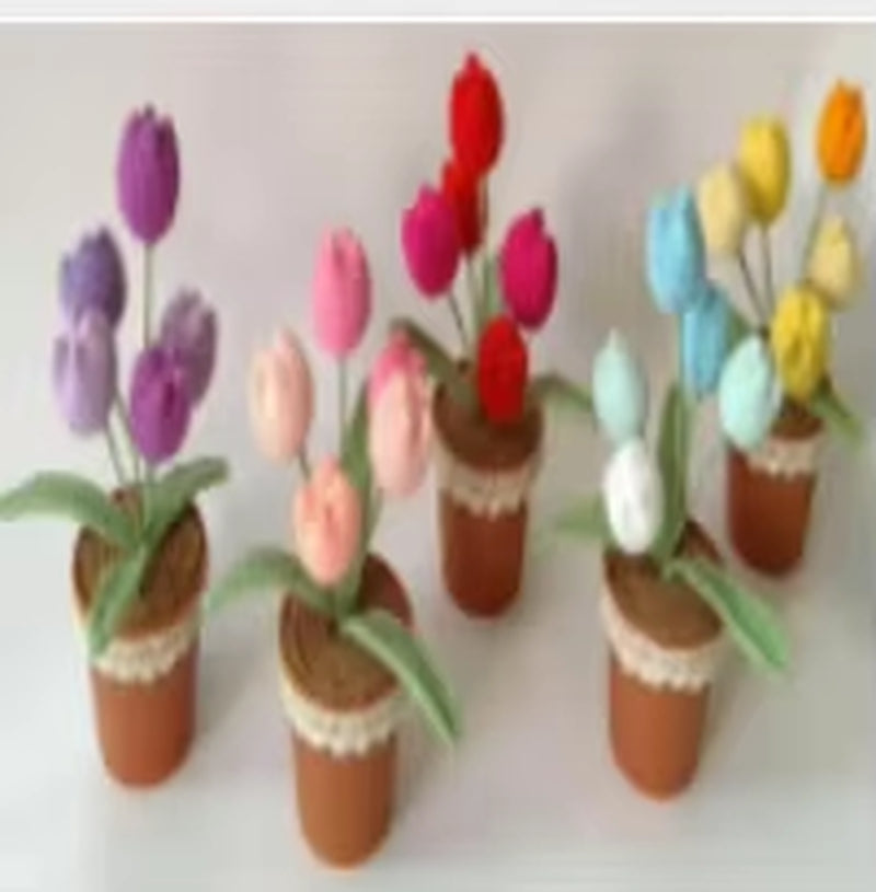 Handmade Crochet Tulip Bouquet Potted Plants, Knitted Artificial Forever Flowers with Exquisite Pot, Gift to Friends Women Kids